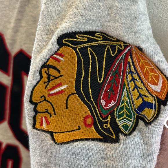 Mitchell & Ness Chicago Blackhawks Sweatshirt - Picture 5 of 7